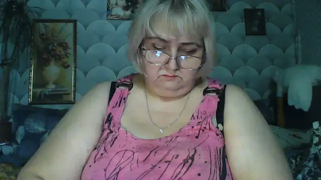 MarinaFarina53 online show from June 17, 2026, 5:29 am