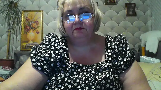MarinaFarina53 online show from June 4, 2026, 7:07 pm
