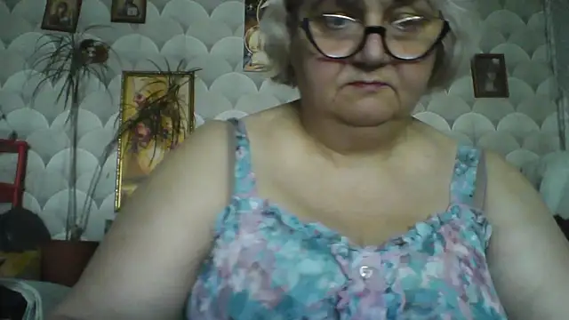 MarinaFarina53 online show from May 21, 2026, 5:49 am