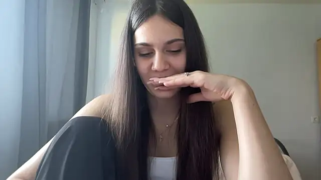 MaryRaven online show from May 21, 2026, 1:52 pm