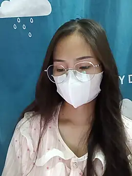 -Hena- online show from June 26, 2026, 3:29 pm