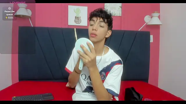 ero boy40 online show from July 12, 2026, 3:02 pm