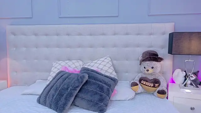 DulceeGarcia online show from July 7, 2026, 4:26 am