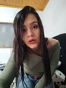 HollyMoon  online show from May 25, 2026, 7:45 pm