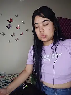 MiiaHott W online show from June 24, 2026, 2:04 pm