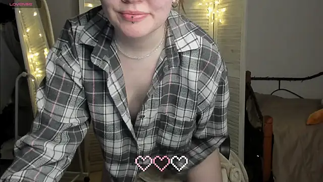 RinaSXY online show from May 17, 2026, 8:53 pm