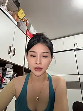 Snapshot of cuteluky18 chatting on June 3, 2026, 1:12 pm cuteluky18 online show from June 3, 2026, 1:12 pm