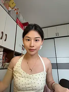 Snapshot of cuteluky18 chatting on June 6, 2026, 9:14 am cuteluky18 online show from June 6, 2026, 9:14 am