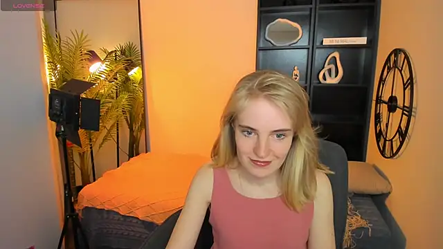 IrmaRonn online show from May 25, 2026, 10:47 am