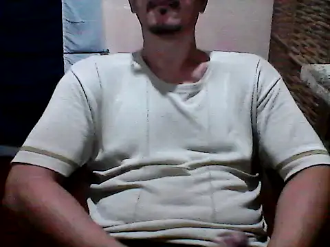 Snapshot of DouglasBr22 chatting on May 16, 2026, 3:49 am DouglasBr22 online show from May 16, 2026, 3:49 am