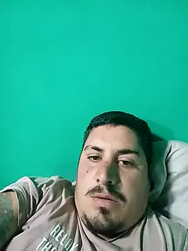 juaniglesias1977 online show from May 8, 2026, 4:33 pm