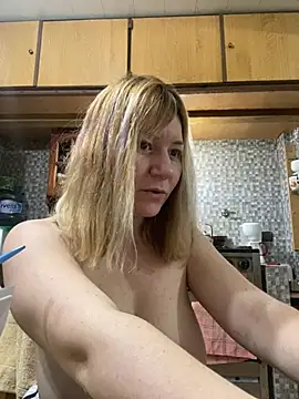Snapshot of AllisonLove2 chatting on August 5, 2026, 10:26 pm AllisonLove2 online show from August 5, 2026, 10:26 pm