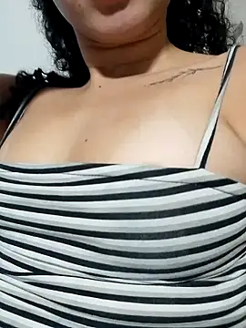 venuseyes25 online show from July 25, 2026, 11:44 pm