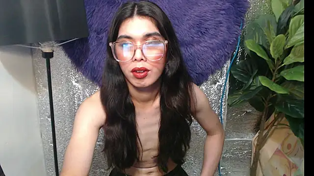 RoseAmarie online show from June 15, 2026, 7:13 pm