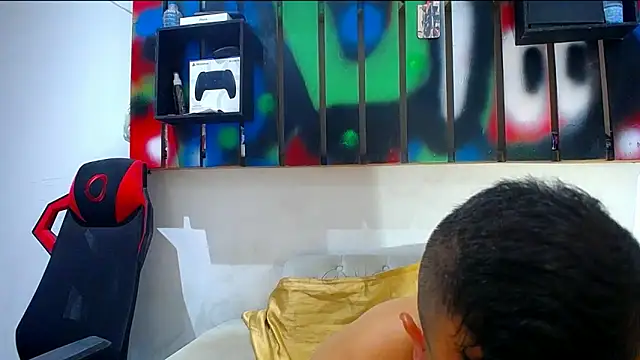 Snapshot of hugo_19cm chatting on March 18, 2026, 3:31 am hugo 19cm online show from March 18, 2026, 3:31 am