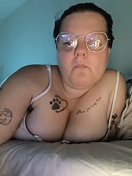 BadMommyyyyy online show from May 22, 2026, 11:19 am