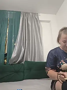 JuliaBestX online show from July 23, 2026, 10:38 pm