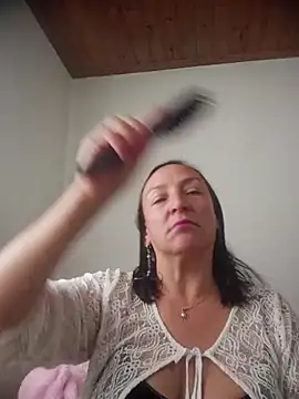 dangerous milf online show from July 27, 2026, 7:43 pm