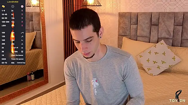 isaacblaze  online show from June 7, 2026, 4:07 am