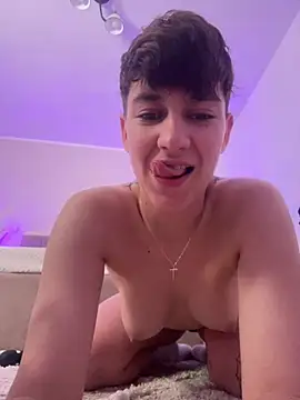 JessyAdoryx online show from June 3, 2026, 2:33 pm