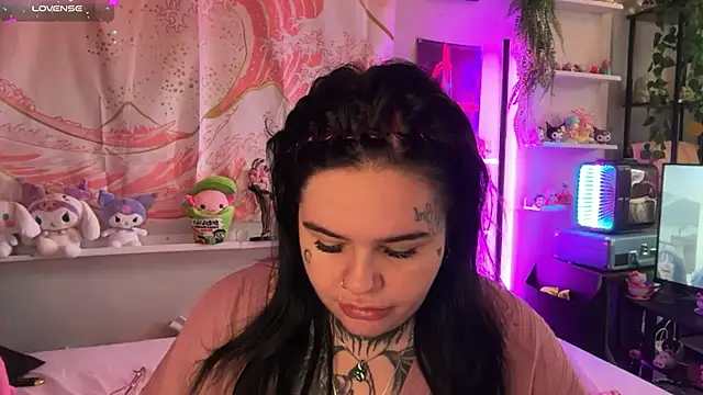 Snapshot of BigBootyHolly chatting on July 20, 2026, 12:51 pm BigBootyHolly online show from July 20, 2026, 12:51 pm