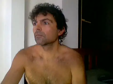 Snapshot of perrolobo78 chatting on May 21, 2026, 5:21 pm perrolobo78 online show from May 21, 2026, 5:21 pm