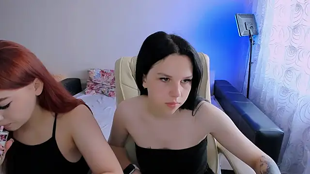 Snapshot of Adelina_xxx chatting on June 25, 2026, 9:36 am Adelina xxx online show from June 25, 2026, 9:36 am