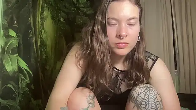 mo0ngoddess online show from November 4, 2025, 4:27 am