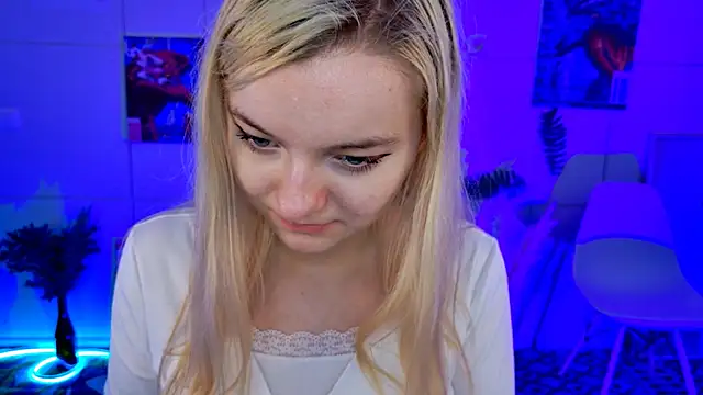 Angela Bunny online show from May 13, 2026, 9:16 am