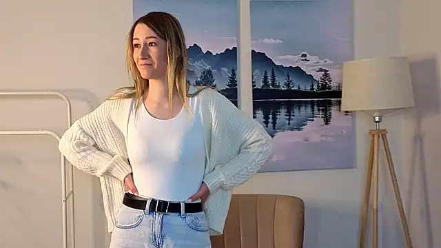 CharissaWalkner online show from May 13, 2026, 5:36 am