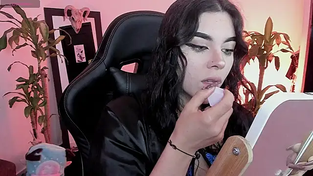 MissCharlottte 18 online show from June 25, 2026, 3:15 am