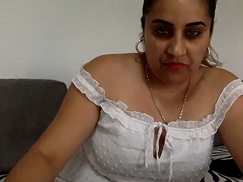 Antoniasweet online show from June 1, 2026, 2:17 pm