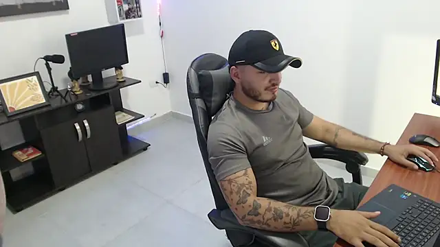 Thiago 420 online show from June 1, 2026, 11:15 pm