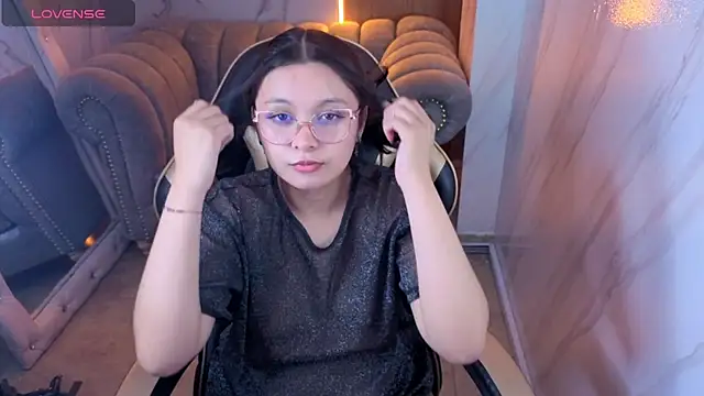 HoneyDoll tf online show from June 26, 2026, 3:40 pm