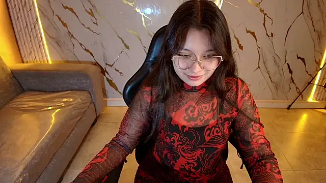 HoneyDoll tf online show from May 19, 2026, 12:45 pm