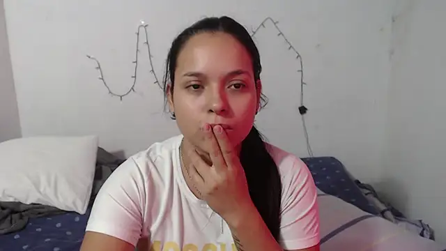 Adaraa garcia03 online show from June 10, 2026, 2:18 pm