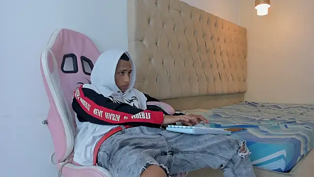 Supreme Badboy online show from June 9, 2026, 2:23 am