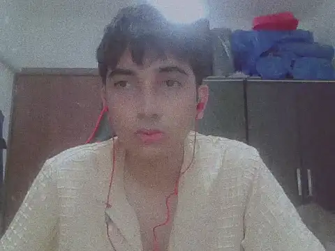Femboi Aditi online show from May 12, 2026, 11:38 am