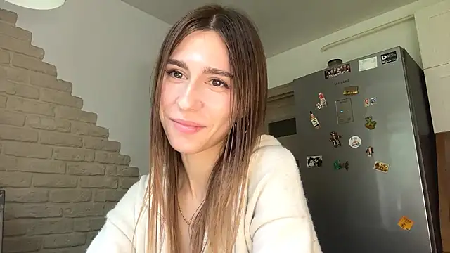 Snapshot of ZaraGuyette chatting on July 7, 2026, 6:47 am ZaraGuyette online show from July 7, 2026, 6:47 am