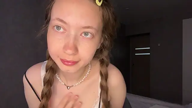 Snapshot of Emily_Mur_ chatting on May 29, 2026, 5:02 am Emily Mur online show from May 29, 2026, 5:02 am