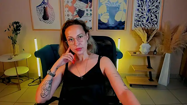 Charlotte Hudson online show from July 29, 2026, 10:14 am