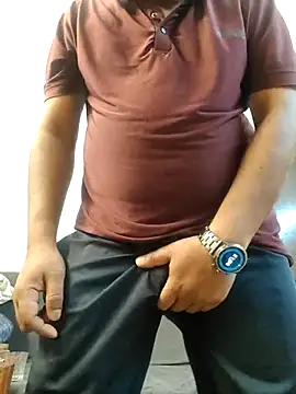 MrgigoloNCRRR9 online show from June 24, 2026, 4:27 pm