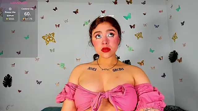 charlotterosse01 online show from May 21, 2026, 12:30 am