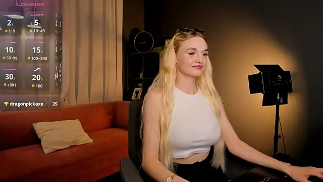 Mila  Lux online show from June 21, 2026, 8:58 pm