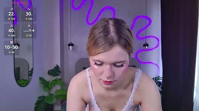 Sofia Bliss  online show from May 21, 2026, 1:52 pm