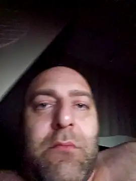 Danielpuzzo31 online show from May 13, 2026, 12:39 am