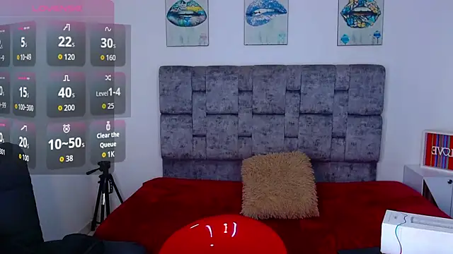 Realbadbxtch  online show from May 29, 2026, 9:10 pm
