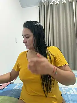 rousee69  online show from July 19, 2026, 10:39 pm