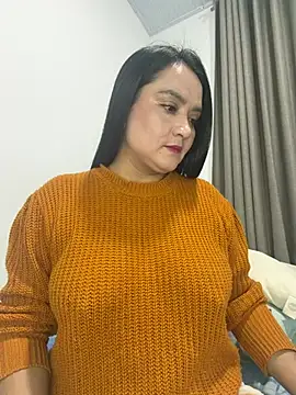 rousee69  online show from May 26, 2026, 2:09 am
