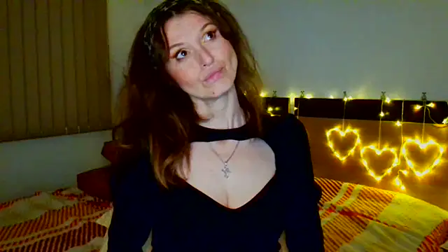 LoveElenika online show from May 31, 2026, 6:09 pm